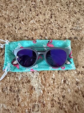 NEW GOODR Sunglasses with Purple Lenses and Gray Frame